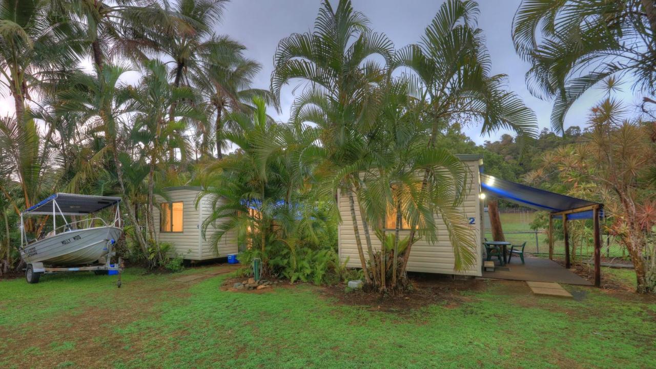 Flying Fish Point Tourist Park Hotel Innisfail Exterior photo