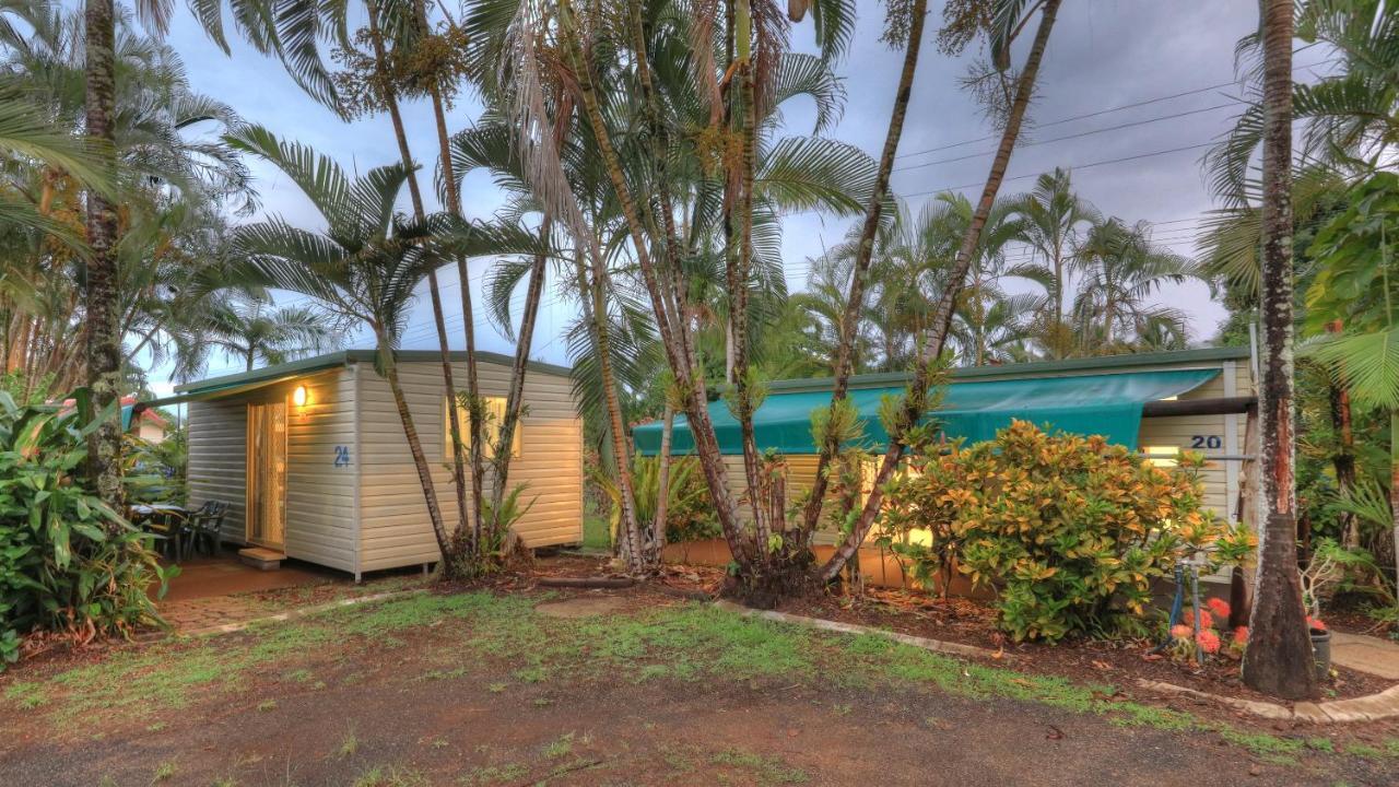 Flying Fish Point Tourist Park Hotel Innisfail Exterior photo