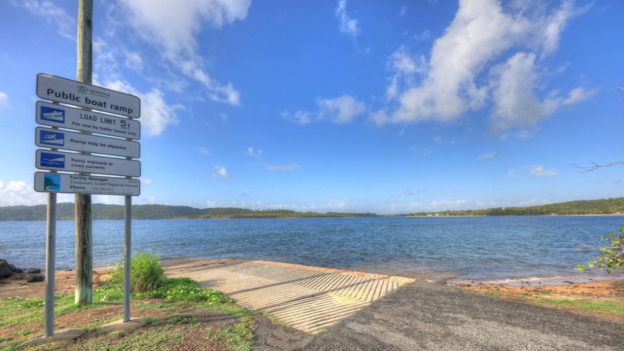 Flying Fish Point Tourist Park Hotel Innisfail Exterior photo